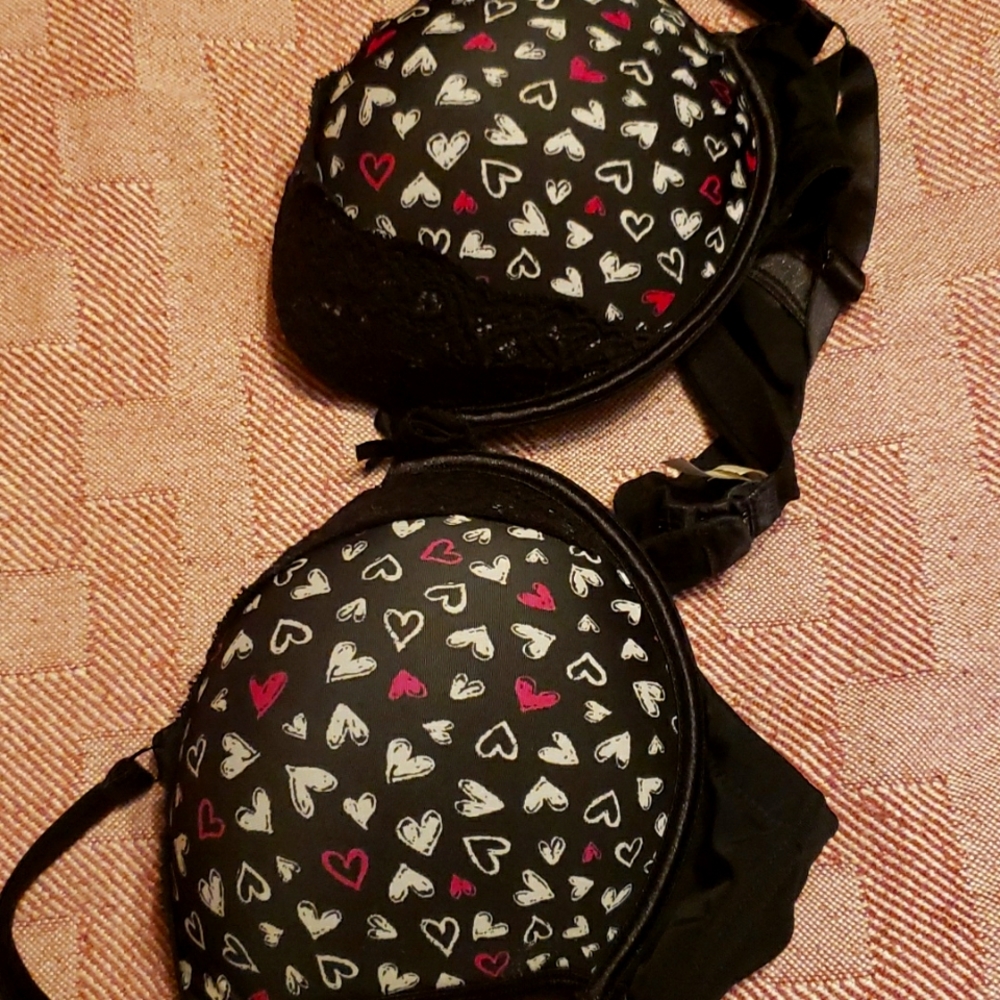 Black bra w/ hearts (XXL)